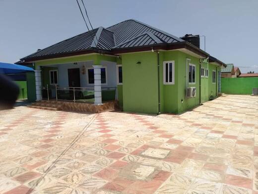 well designed and furnished executive 4bedroom detached house located at oyarifa in the Adenta 1 » Brabeton » The People's Marketplace » 27/05/2022