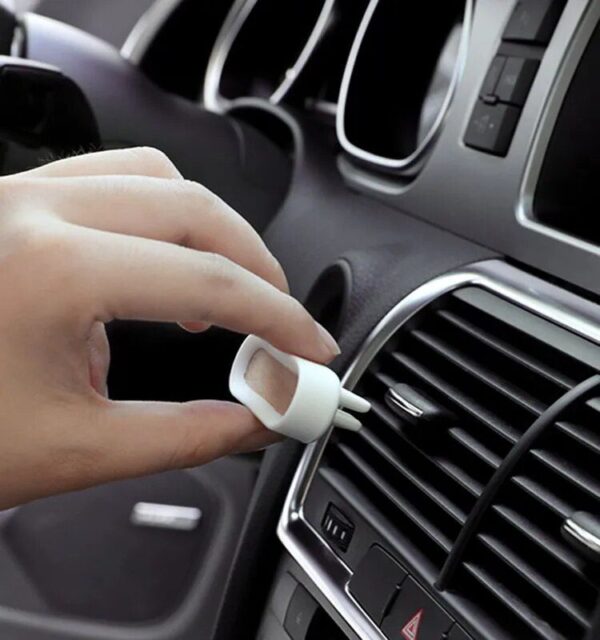 Exquisite Car Vent Aromatherapy Clip - Image 3