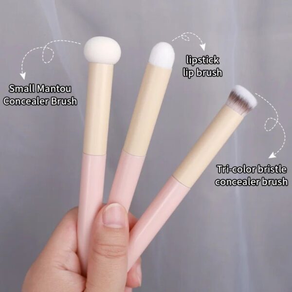 Multi-Purpose Makeup Brush: Concealer, Lip & Face Precision Tool - Image 7